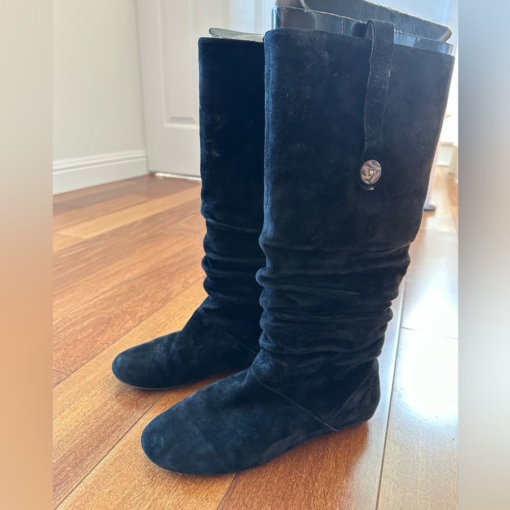 Gently used Women’s Boots UGG